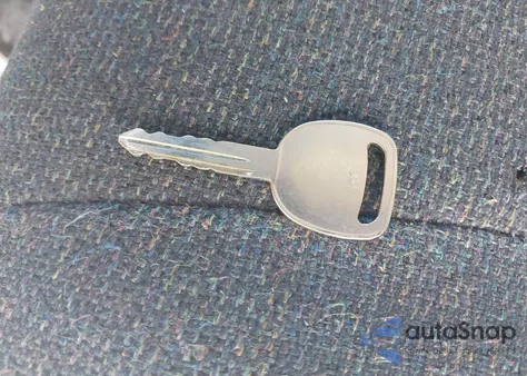 2000 Chevrolet Silverado 1500 from USA, damaged, VIN 1GCEC14W4YZ274388